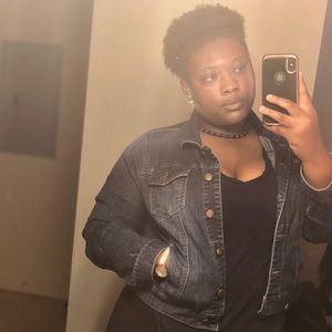 Meet your Posher, Charsinee